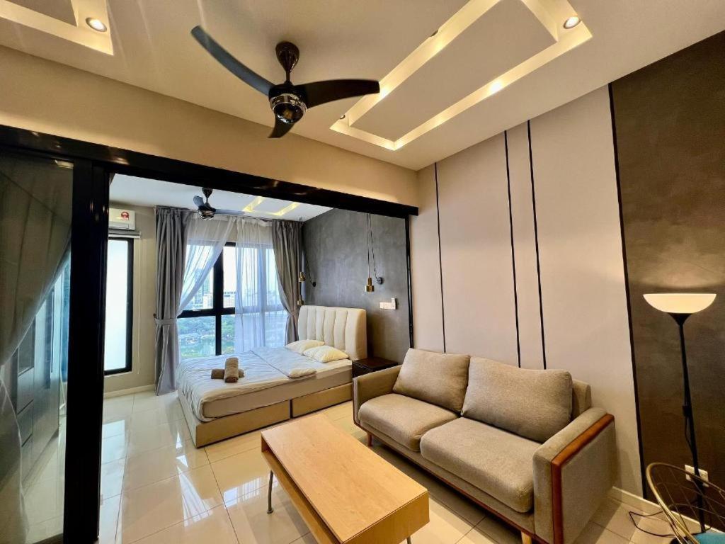 Highpark Suites In Petaling Jaya, Kelana Jaya By Plush Kampong Baharu Sungai Way Eksteriør billede