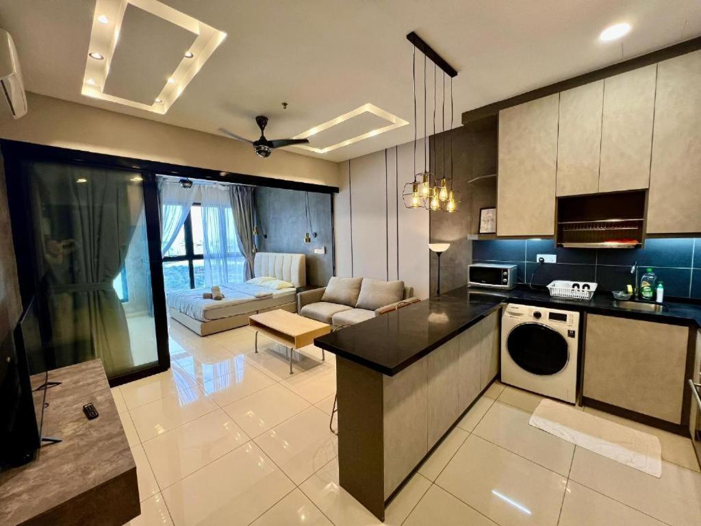 Highpark Suites In Petaling Jaya, Kelana Jaya By Plush Kampong Baharu Sungai Way Eksteriør billede