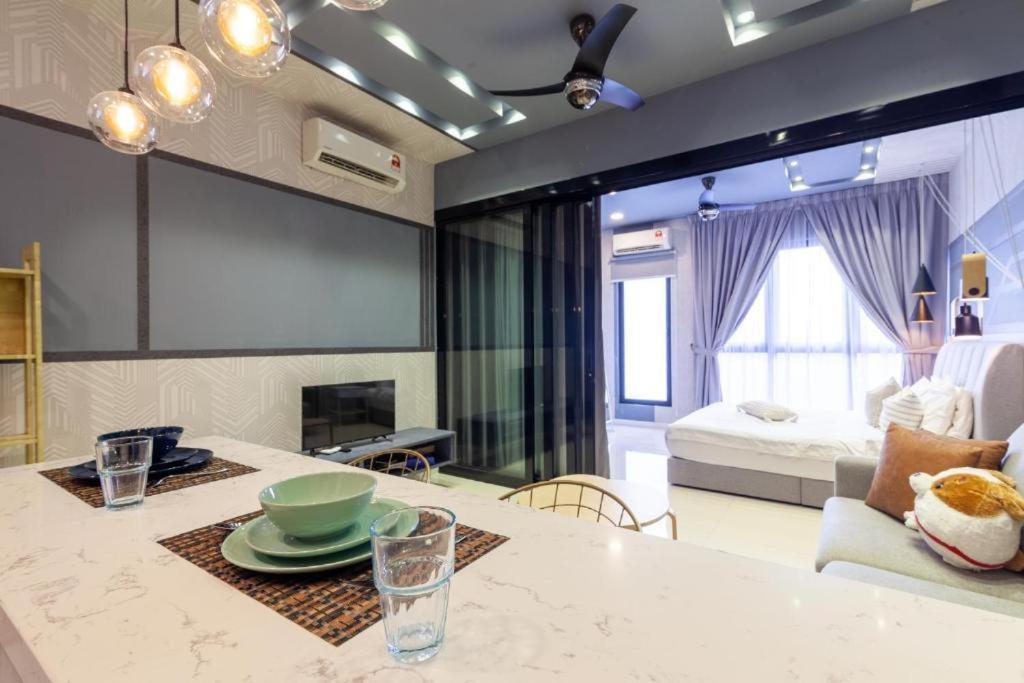 Highpark Suites In Petaling Jaya, Kelana Jaya By Plush Kampong Baharu Sungai Way Eksteriør billede