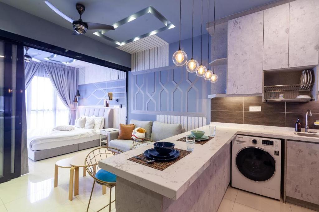 Highpark Suites In Petaling Jaya, Kelana Jaya By Plush Kampong Baharu Sungai Way Eksteriør billede