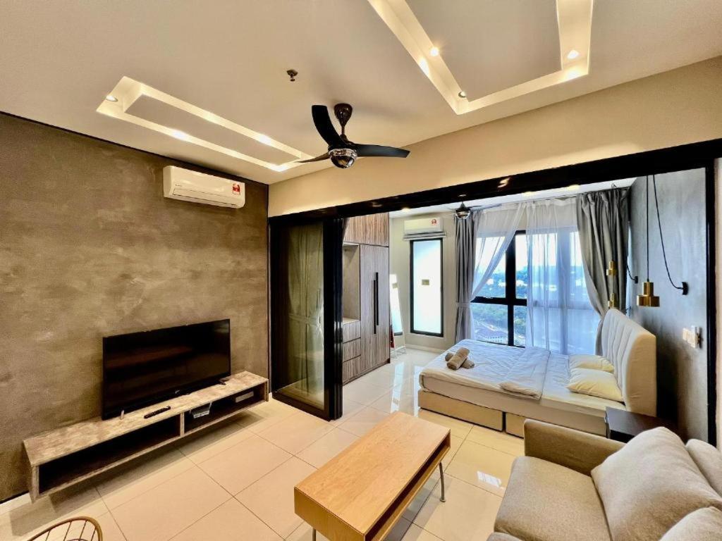 Highpark Suites In Petaling Jaya, Kelana Jaya By Plush Kampong Baharu Sungai Way Eksteriør billede