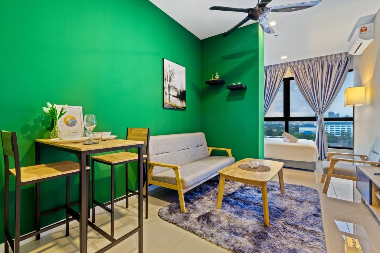 Highpark Suites In Petaling Jaya, Kelana Jaya By Plush Kampong Baharu Sungai Way Eksteriør billede