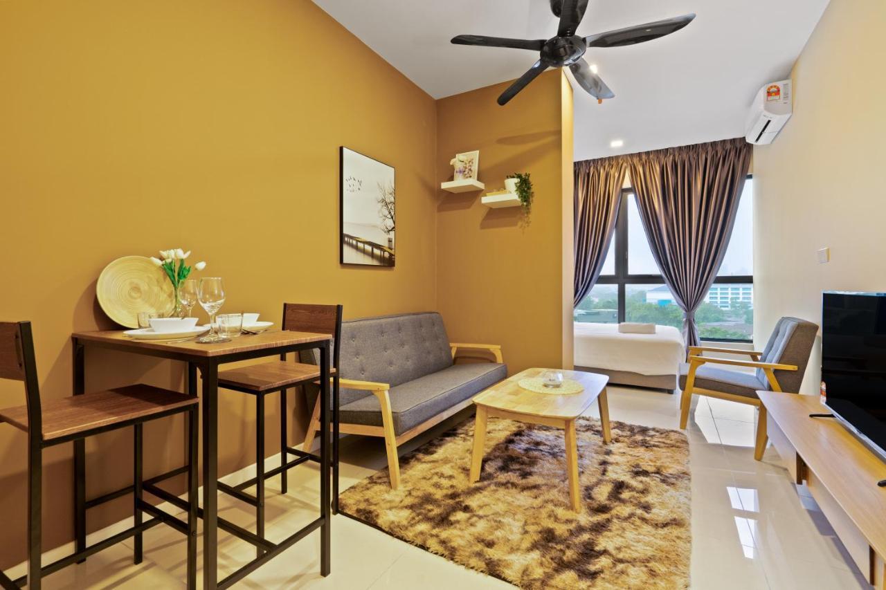 Highpark Suites In Petaling Jaya, Kelana Jaya By Plush Kampong Baharu Sungai Way Eksteriør billede